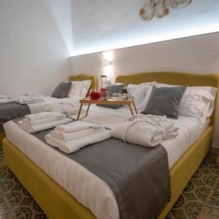 Dimora Fantasia Charme B&B 바리 외부 사진